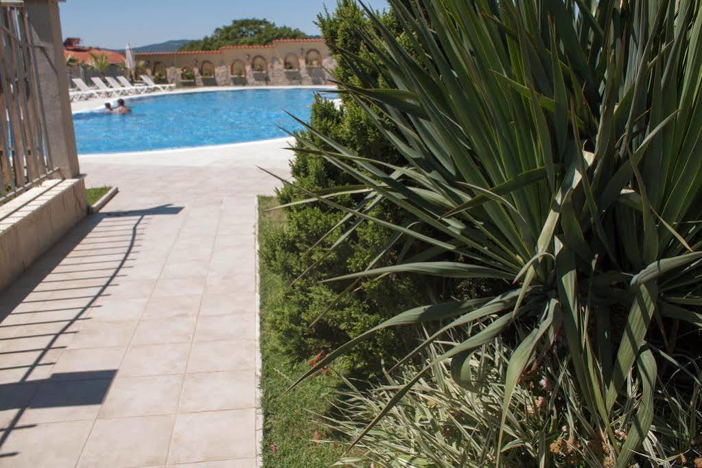 Апарт готель Gardenia Vacation Settlement Созополь Екстер'єр фото
